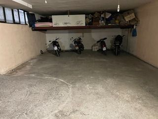 ΕΝΟΙΚΙΑΣΗ PAKING ΓΙΑ ΜΟΤΟΣΥΚΛΕΤΕΣ 40€/μήνα ΒΥΡΩΝΑΣ.