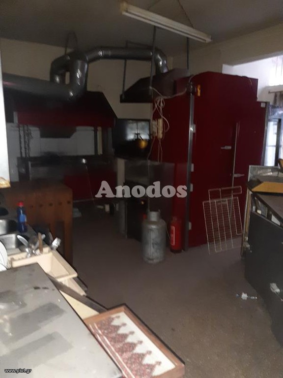 Κατάστημα 100 τ.μ. προς ενοικίαση, Νεάπολη Νίκαιας Πειραιά