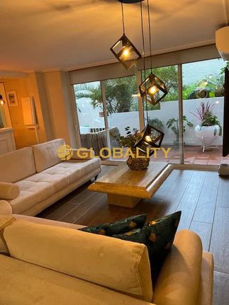 Apartment 160 sqm for rent, Athens - Center, Kolonaki - Likavitos