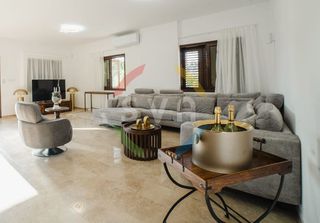 Μονοκατοικία 260 τ.μ. για πώληση, Λεμεσός-thumb-1