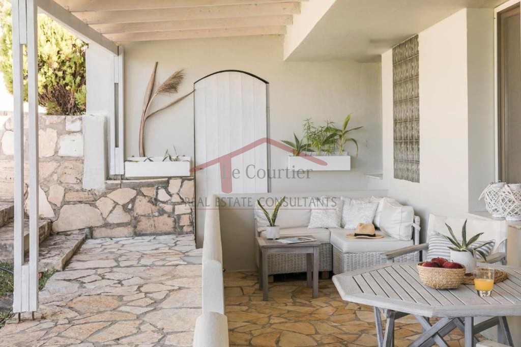 Hotel 620 sqm for sale, Kefallinia Prefecture, Kefalonia