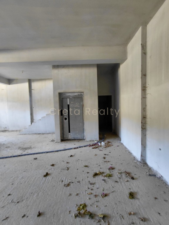 Κτίριο 426 τ.μ. προς πώληση, Σταυράκια