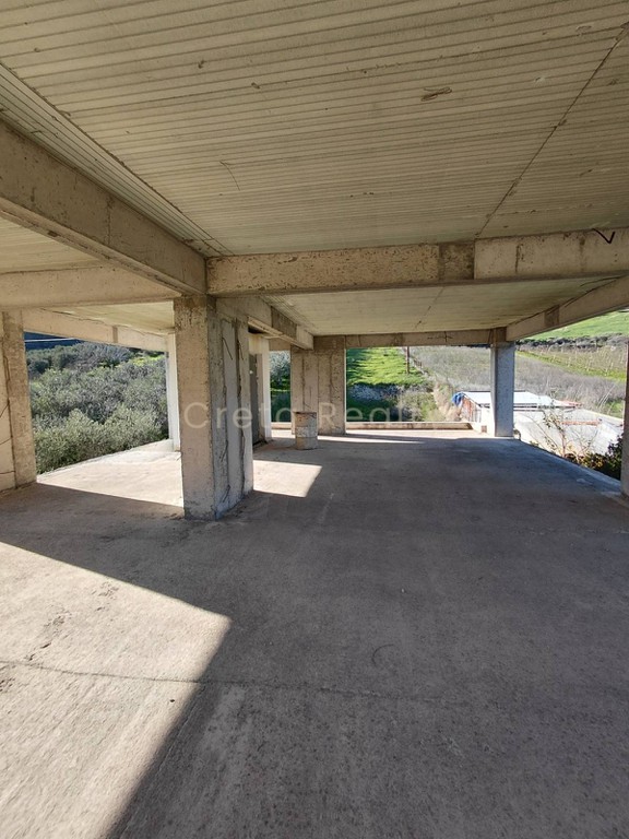 Κτίριο 426 τ.μ. προς πώληση, Σταυράκια