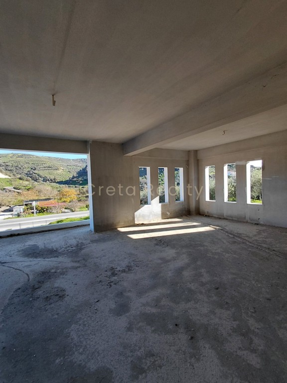 Κτίριο 426 τ.μ. προς πώληση, Σταυράκια