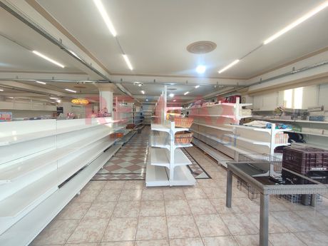 Store 770 sqm for rent
