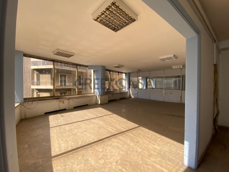 Επιχειρηματικό κτίριο 2.548 τ.μ. προς πώληση, Ερυθρός