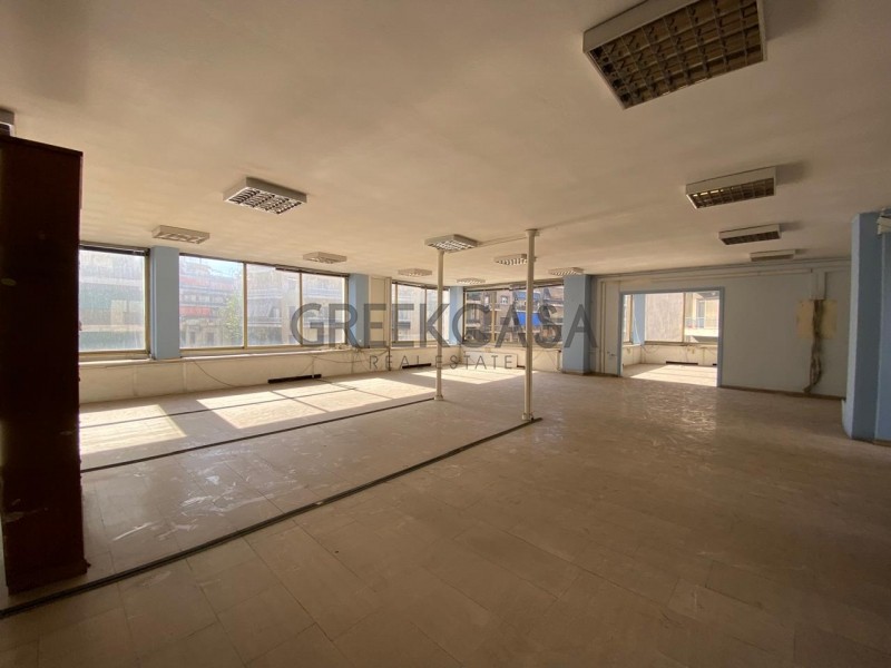 Επιχειρηματικό κτίριο 2.548 τ.μ. προς πώληση, Ερυθρός