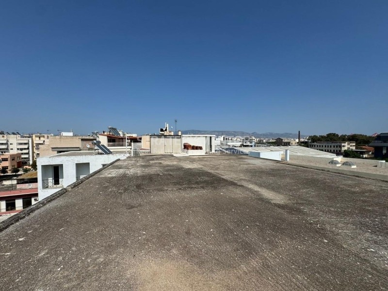 Επιχειρηματικό κτίριο 2.260 τ.μ. πρός πώληση, Πειραιάς, Καμίνια