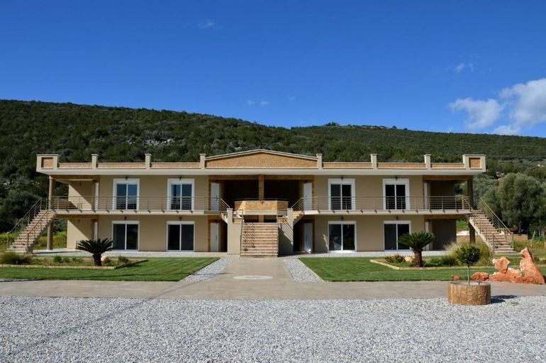 Επιχειρηματικό κτίριο 480 τ.μ. πρός πώληση, Αθήνα - Ανατολικά Προάστια, Μαραθώνας