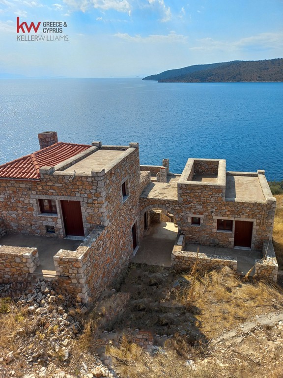 Συγκρότημα διαμερισμάτων 212,34 τ.μ. προς πώληση, Γύθειο