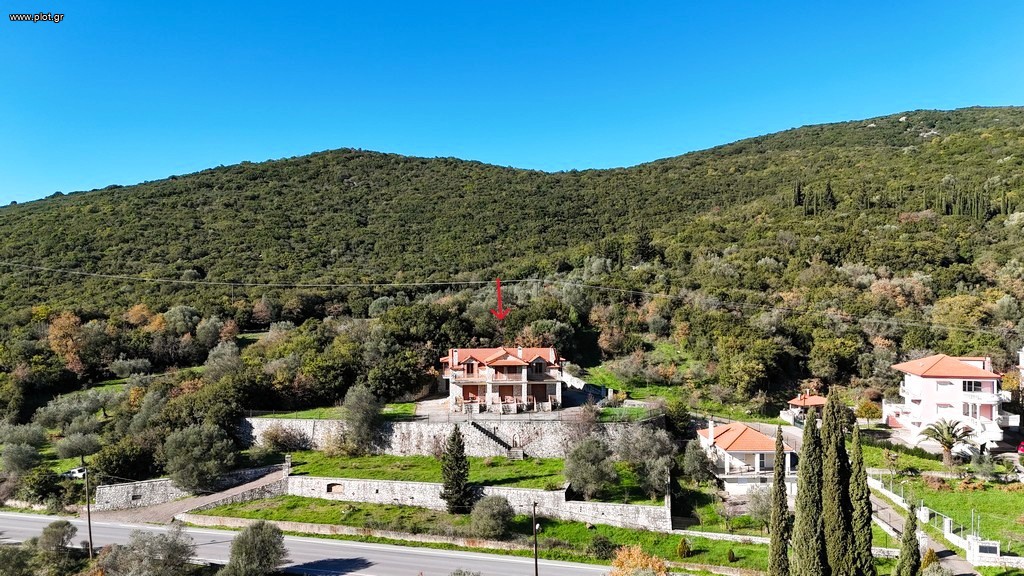 Μονοκατοικία 270 τ.μ. προς πώληση, Σταυροδρόμι Τροπαίων