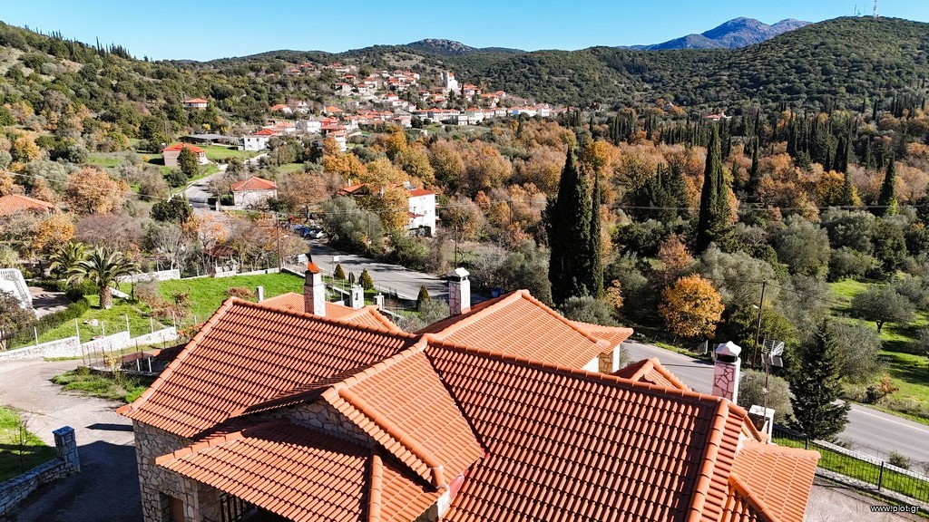 Μονοκατοικία 270 τ.μ. προς πώληση, Σταυροδρόμι Τροπαίων