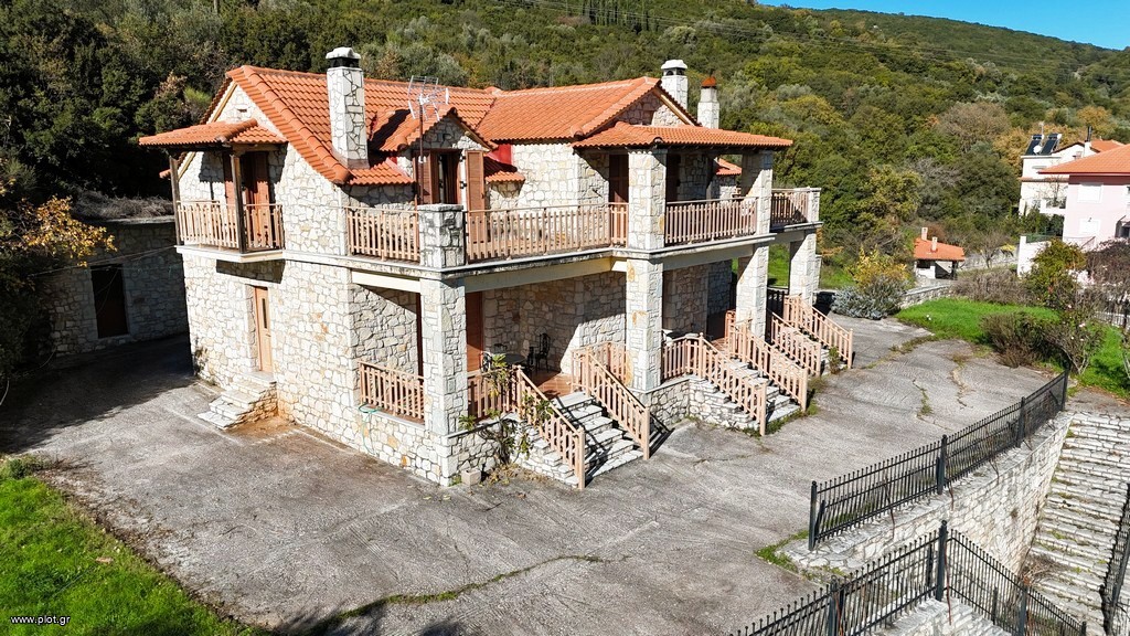 Μονοκατοικία 270 τ.μ. προς πώληση, Σταυροδρόμι Τροπαίων