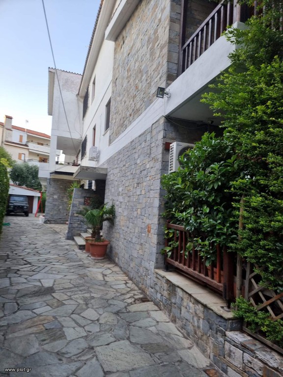 Διαμέρισμα 300 τ.μ. πρός ενοικίαση, Αθήνα - Βόρεια Προάστια, Κηφισιά