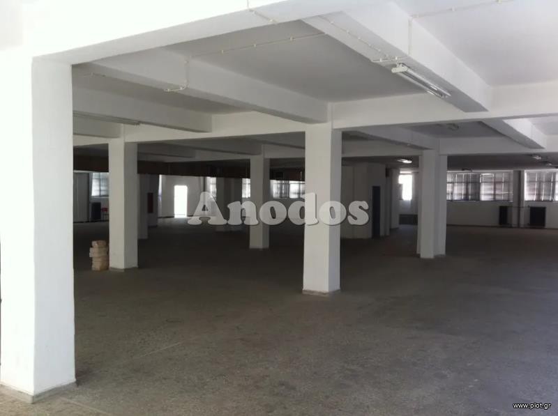 Βιοτεχνικός χώρος 3.000 τ.μ. προς ενοικίαση, Κέντρο Πειραιά
