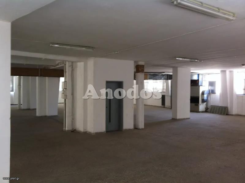 Βιοτεχνικός χώρος 3.000 τ.μ. προς ενοικίαση, Κέντρο Πειραιά