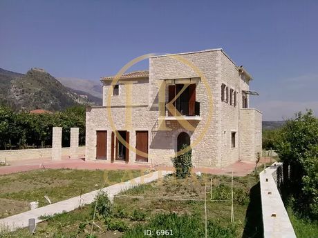 Βίλλα 300 τ.μ. προς πώληση