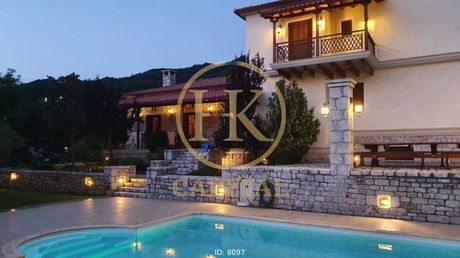 Βίλλα 320 τ.μ. πρός πώληση