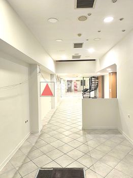 Store 235 sqm for rent