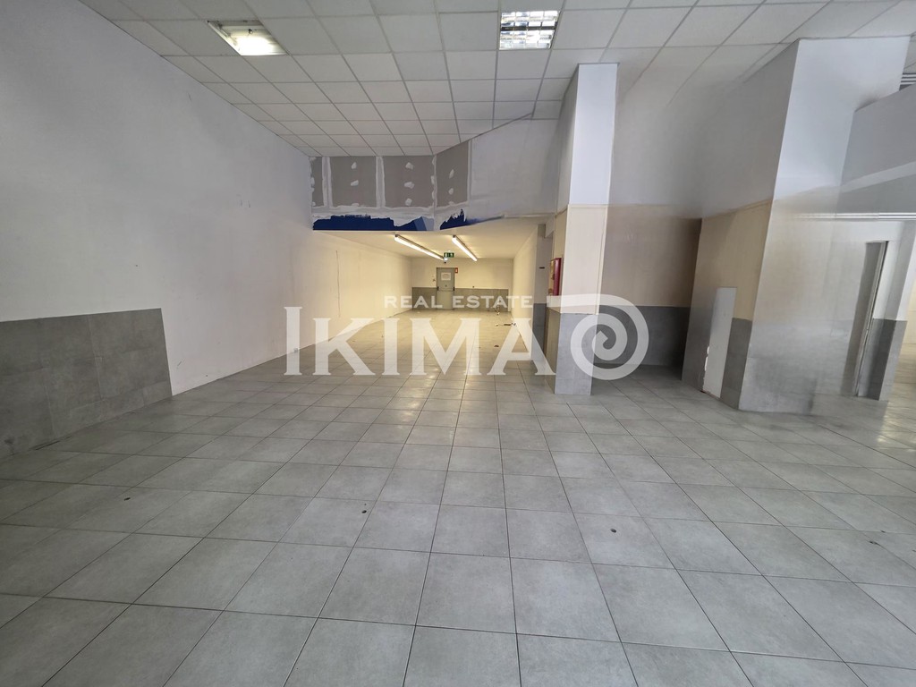 Κατάστημα 1.100 τ.μ. προς ενοικίαση, Χαριλάου