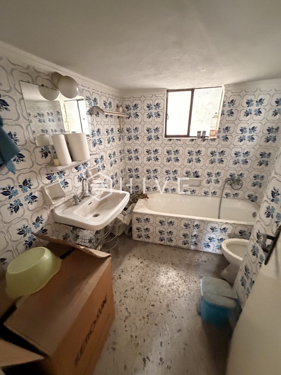 Κτίριο 632 τ.μ. προς πώληση, Καμίνια