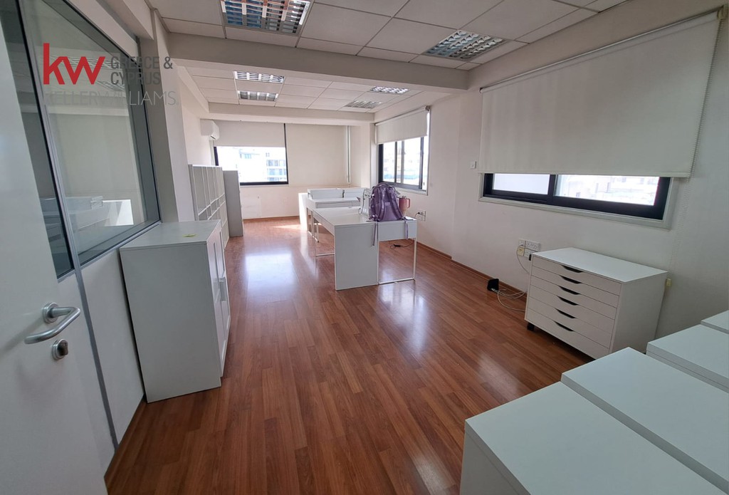 Γραφείο 90 τ.μ. για πώληση, Λάρνακα, Λάρνακα - Κέντρο