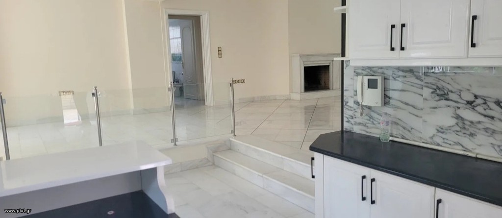 Μονοκατοικία 580 τ.μ. πρός ενοικίαση, Αθήνα - Βόρεια Προάστια, Νέα Ερυθραία