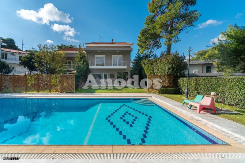 Μεζονέτα 550 τ.μ. πρός ενοικίαση, Αθήνα - Βόρεια Προάστια, Εκάλη