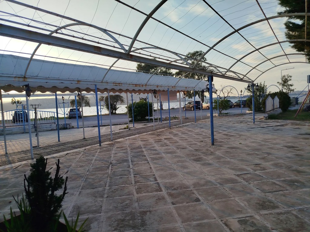 Κατάστημα 260 τ.μ. προς ενοικίαση, Νέα Λάμψακος