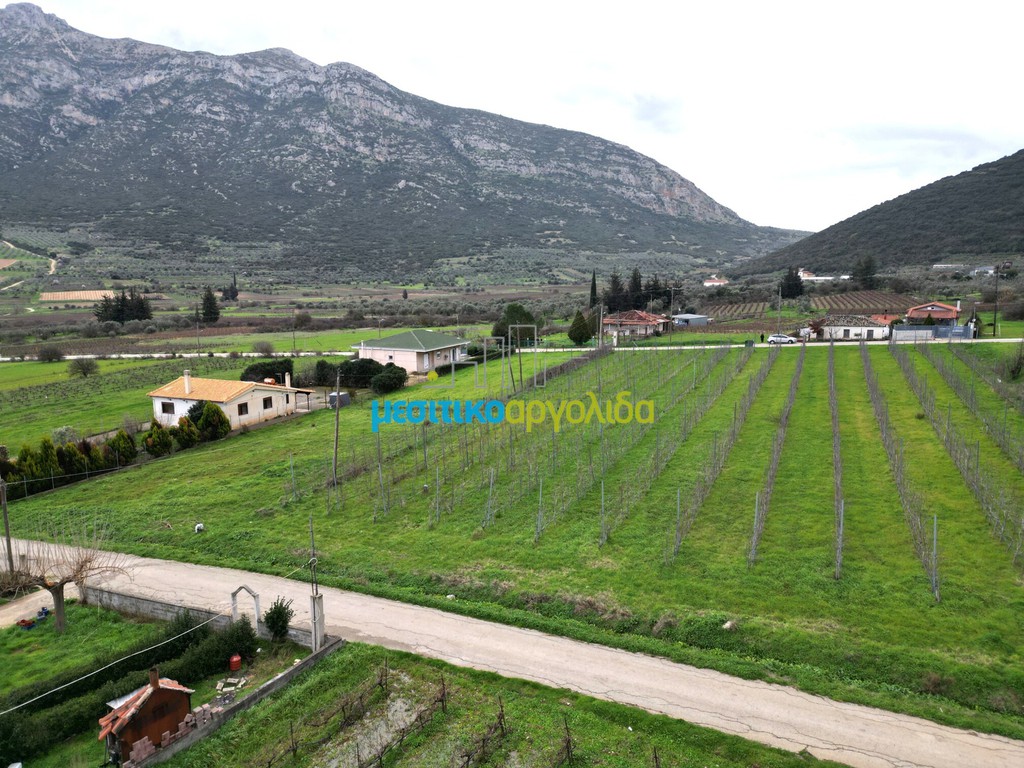 Οικόπεδο 914 τ.μ. προς πώληση, Γυμνό Λυρκείας