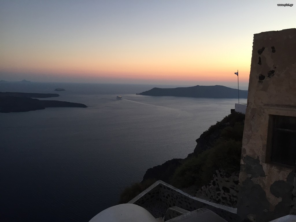 Μονοκατοικία 180 τ.μ. προς πώληση, Θήρα