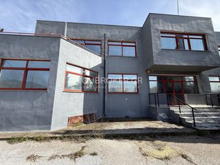 Βιομηχανικός χώρος 2.800 τ.μ. για πώληση