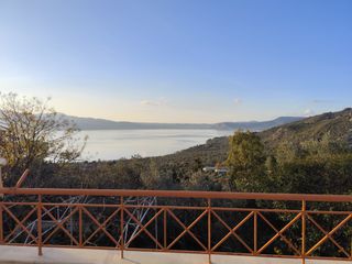 Μονοκατοικία 215 τ.μ. για ενοικίαση