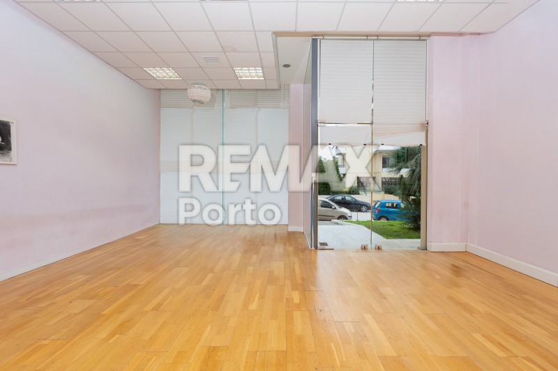 Κατάστημα 70,25 τ.μ. πρός πώληση, Αττική - Υπόλοιπο, Μαρκόπουλο