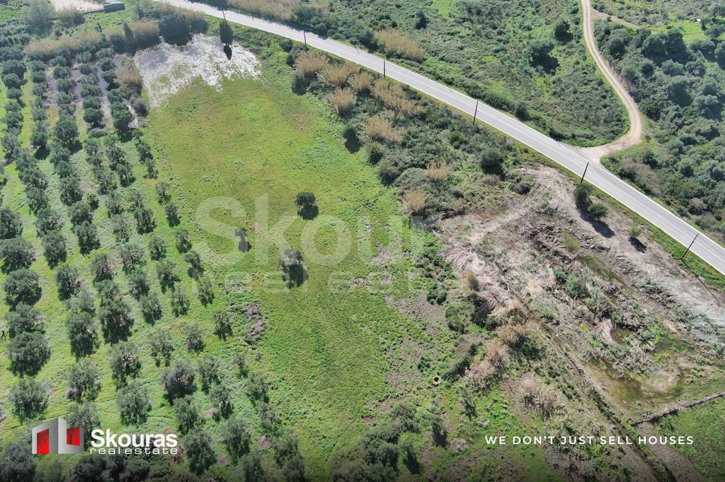 Αγροτεμάχια 10.993 τ.μ. προς πώληση, Μεθώνη Μεσσηνίας