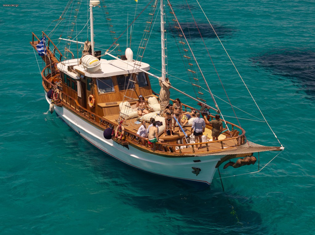 Yacht 2024 Παραδοσιακό Τρεχαντήρι