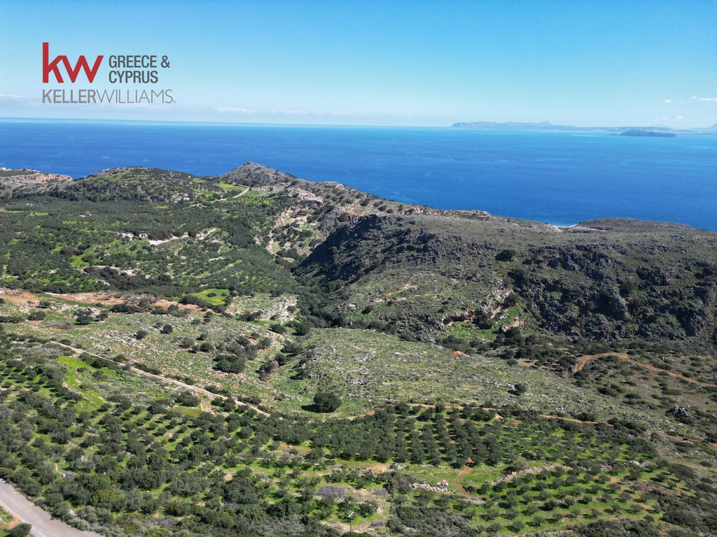 Οικόπεδο 297.000 τ.μ. προς πώληση, Κολυμβάρι