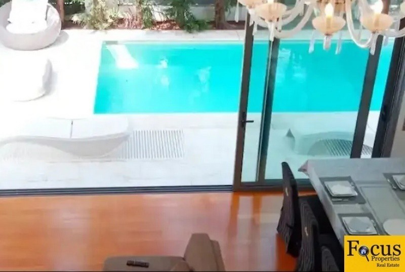 Μεζονέτα 420 τ.μ. προς ενοικίαση, Αιξωνή