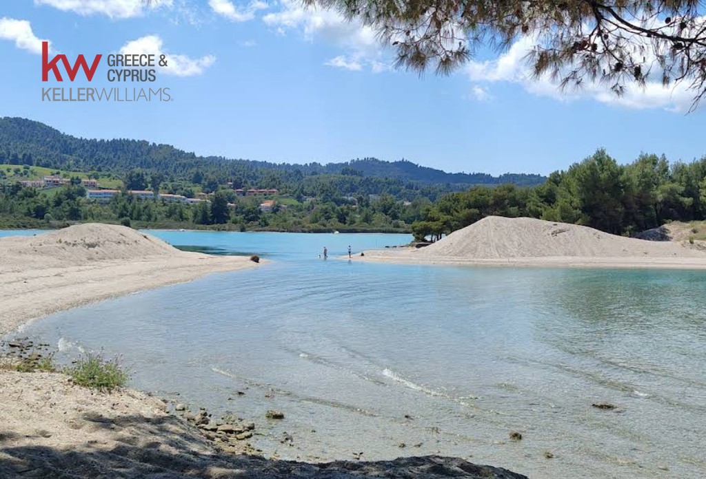 Αγροτεμάχια 9.000 τ.μ. προς πώληση, Πευκοχώρι