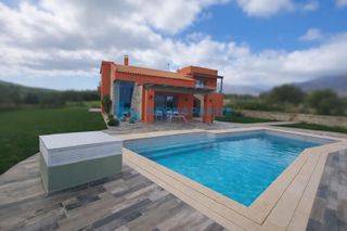 Detached home 210 sqm for rent