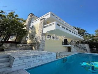 Μονοκατοικία 335 τ.μ. για ενοικίαση