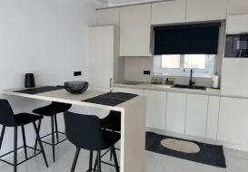Apartment 102 sqm for rent, Athens - South, Alimos
