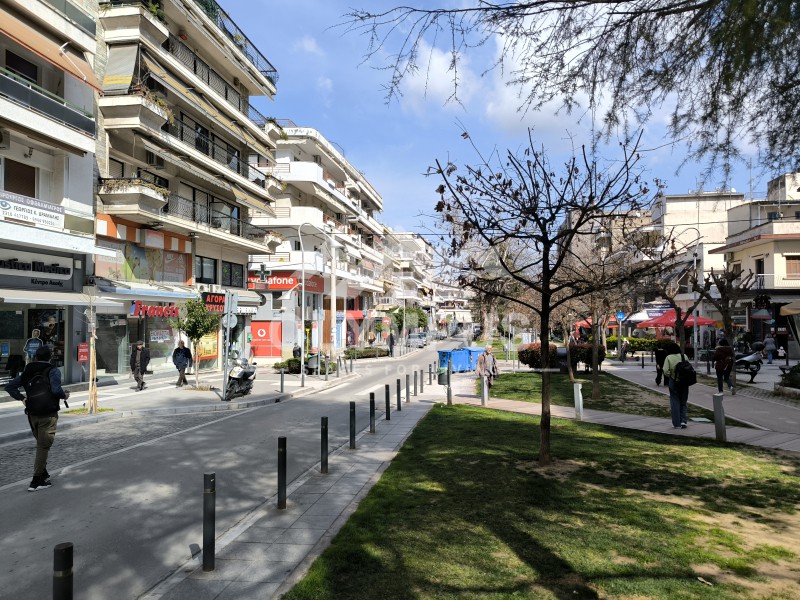 Κατάστημα 72 τ.μ. προς ενοικίαση, Κέντρο Καλαμαριάς