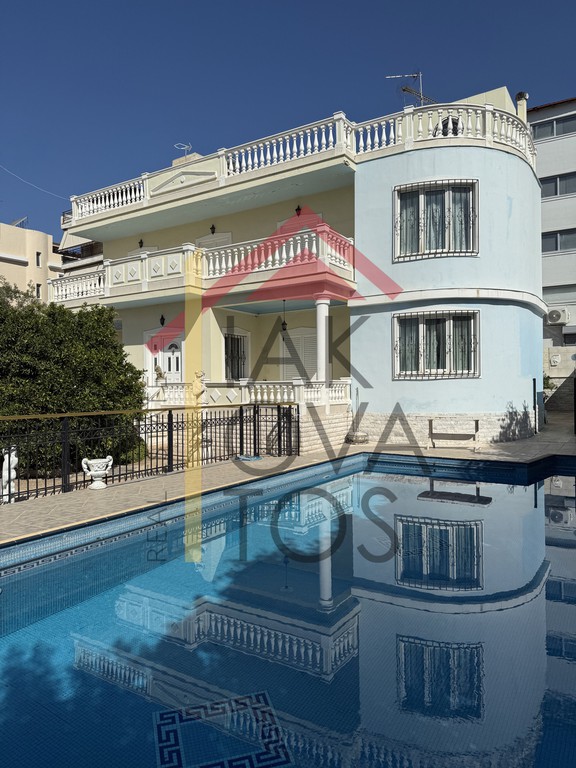 Βίλλα 240 τ.μ. πρός πώληση, Αθήνα - Νότια Προάστια, Γλυφάδα