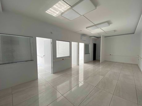 Office 1.000 sqm for rent