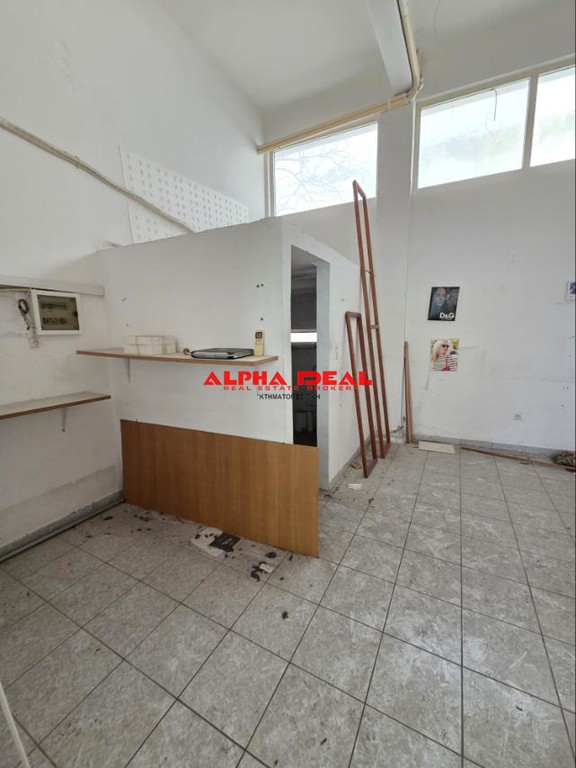 Κατάστημα 60 τ.μ. πρός ενοικίαση, Πειραιάς - Προάστια, Κερατσίνι