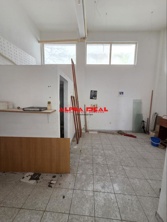Κατάστημα 60 τ.μ. πρός ενοικίαση, Πειραιάς - Προάστια, Κερατσίνι