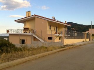 Μονοκατοικία 240 τ.μ. για πώληση