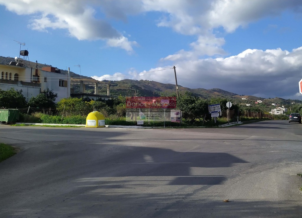 Οικόπεδο 3.975 τ.μ. προς πώληση, Βαρύπετρο