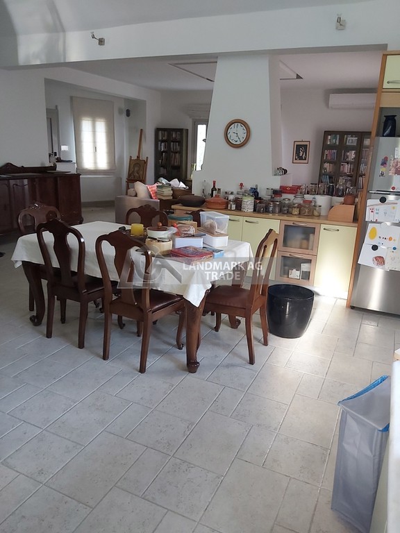 Μονοκατοικία 968 τ.μ. προς πώληση, Θήρα